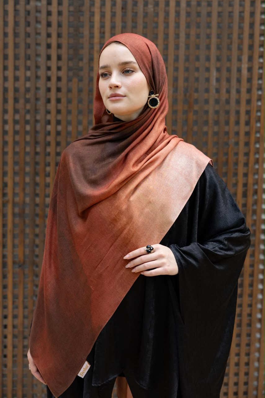 Amber in Modal